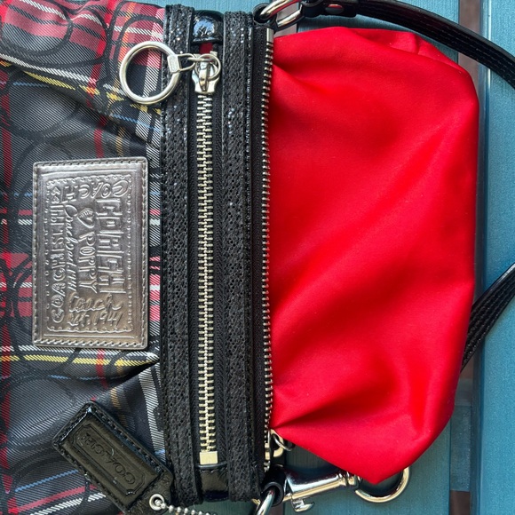 Coach Poppy  Plaid Wristlet  - Black and Red - Picture 4 of 4